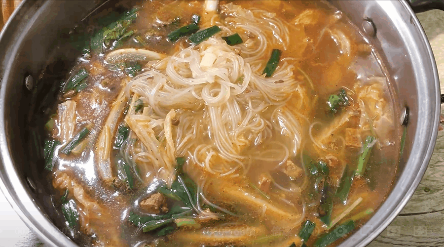 Image related to How Many Herbs, Flowers, Leaves and Roots Are Hidden in Shanxi Noodle Bowls?