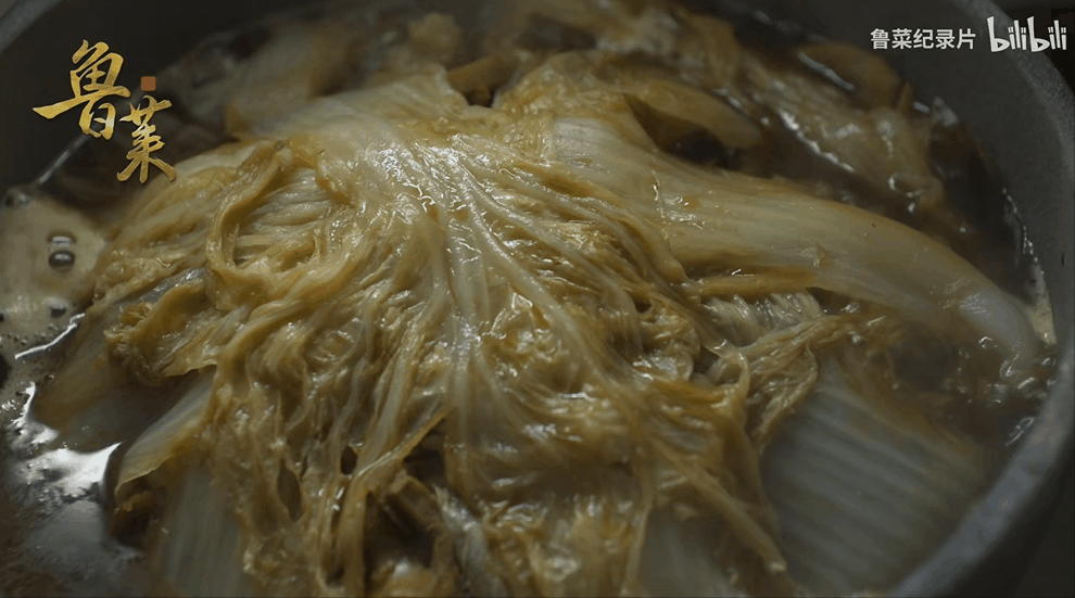 Image related to A Pot Stews Mountains and Seas, Buns Bigger Than Faces: How Lavish Is This Province's New Year Feast?
