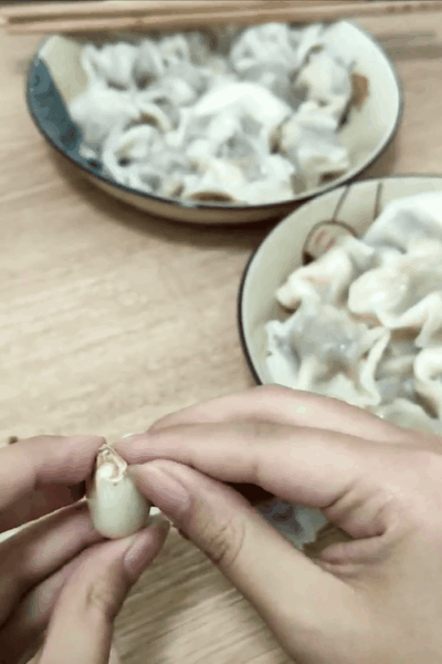 Image related to China's Top Garlic-Eating Province: So Hardcore That Even Locust Blossoms Are Drenched in Garlic Sauce!
