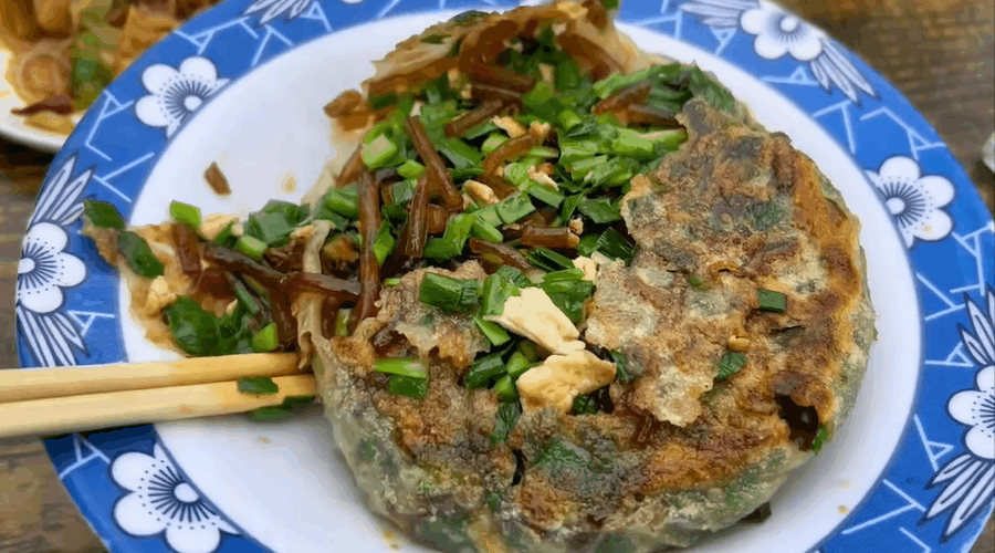 Image related to A Bite of Burger, A Sip of Vinegar: How China's Sourness Capital Came to Be