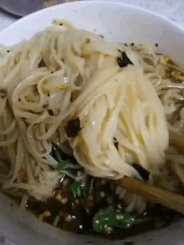 Image related to Why can a single bowl of Xiaomian represent Chongqing?