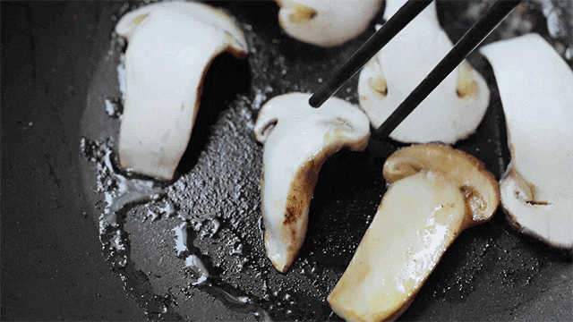 Image related to Southwest China's Summer Delicacy: Available Only One Month a Year