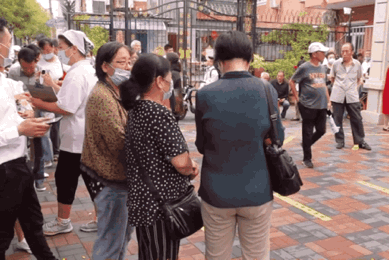 Image related to Why Are China's Happiest Cities Lining Up for Mooncakes?