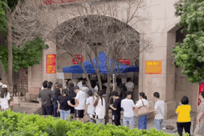 Image related to Why Are China's Happiest Cities Lining Up for Mooncakes?