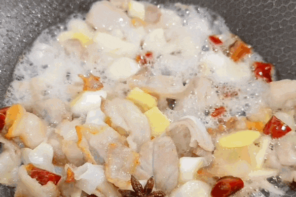 Image related to How Irresistibly Addictive Are China’s Most Decadent "Grease Bombs" with Rice?