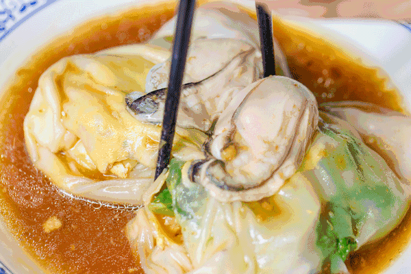 Image related to Zhanjiang: A Seafood Paradise That Will Blow Your Mind! Stunning Sea Views Rivaling Sanya + Mouthwatering Delights to Wow Your Feed – Worth the Trip for Food Alone