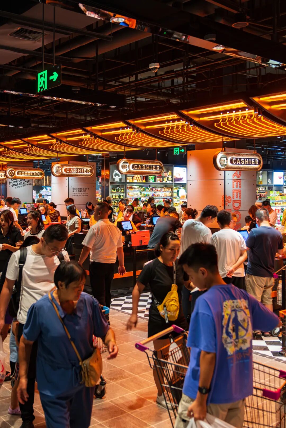 Image related to China's Hottest Tea Shop: Business So Good the Boss Lets Staff Leave Early!