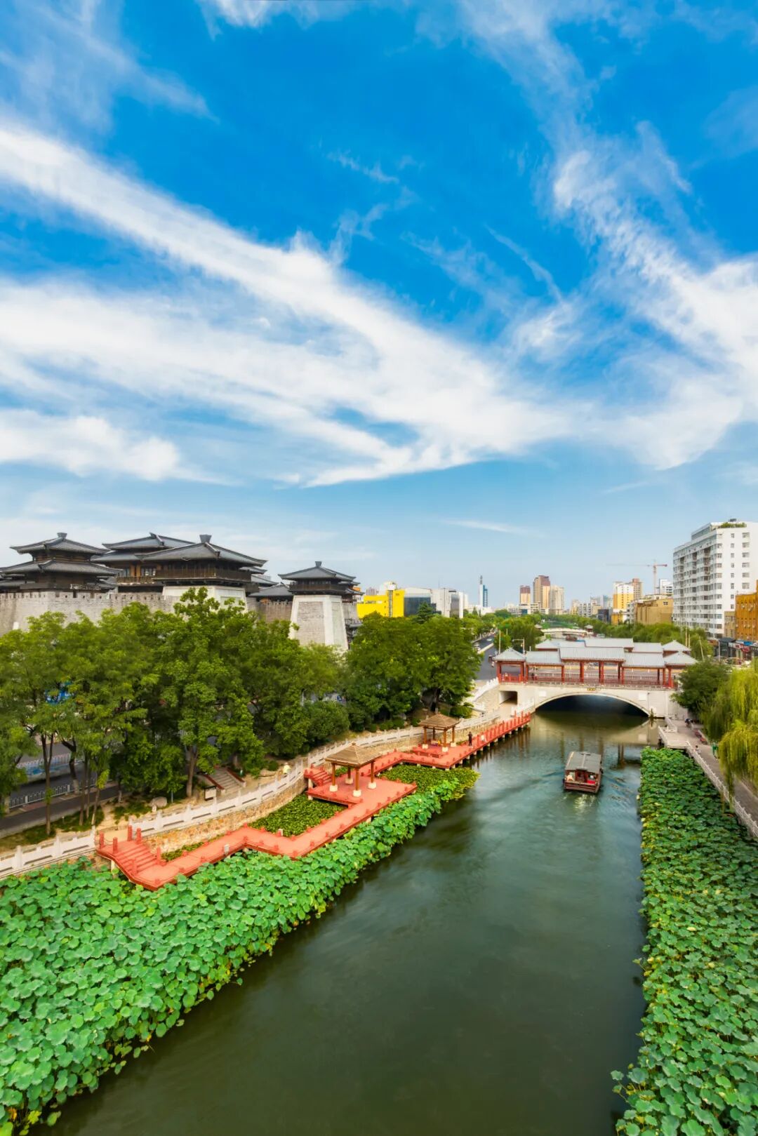 Image related to China's Hottest Tea Shop: Business So Good the Boss Lets Staff Leave Early!
