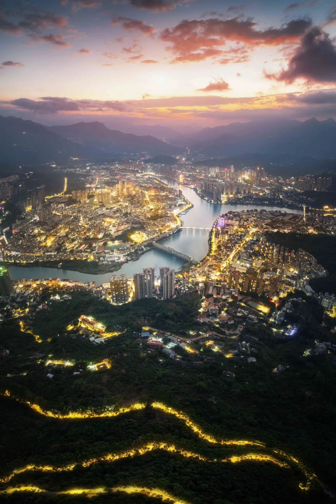 Image related to Twice Honored as World Heritage: What Makes This "China's Top E-Commerce County for Tea" So Special?