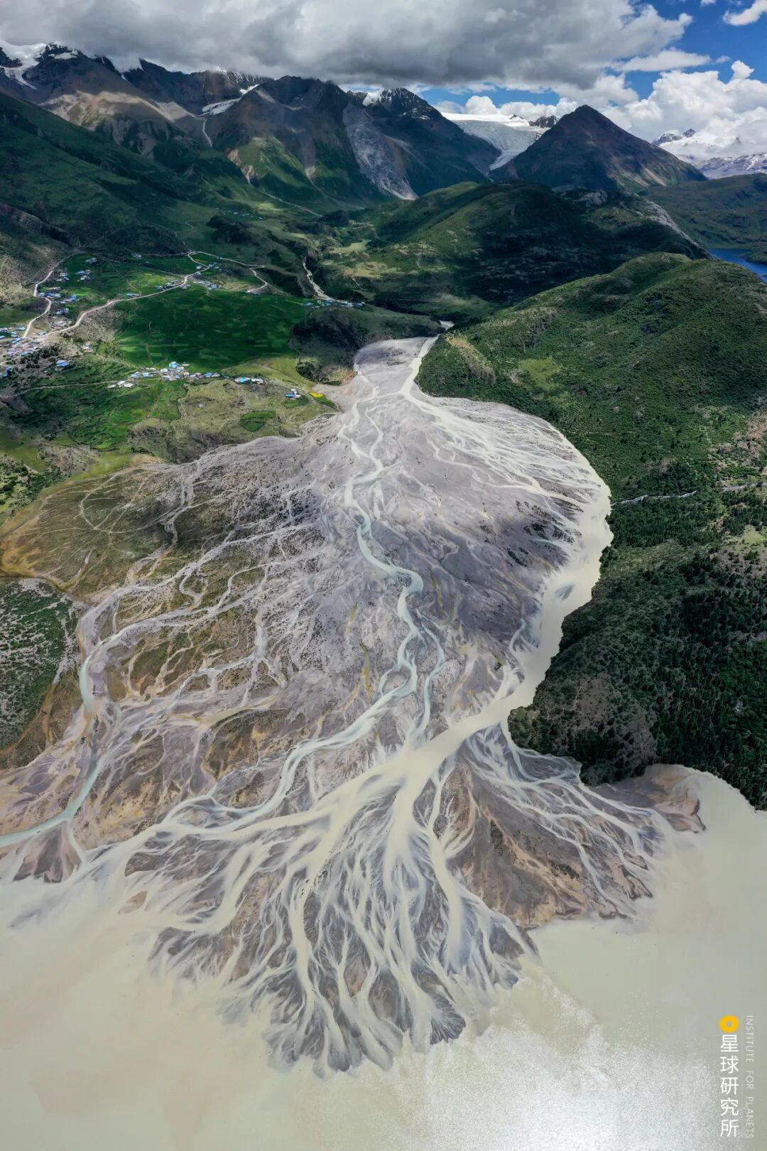 Image related to Explore the Tibetan Plateau: A Land of Countless Lakes!