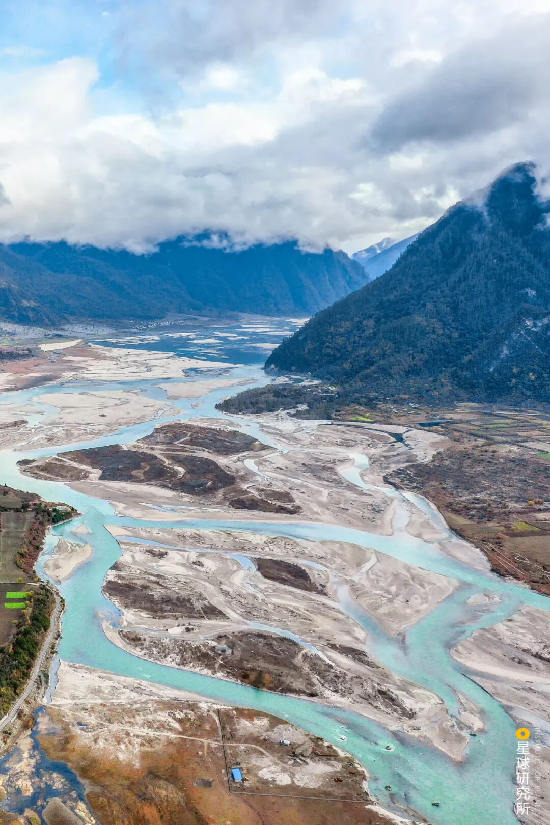 Image related to Explore the Tibetan Plateau: A Land of Countless Lakes!