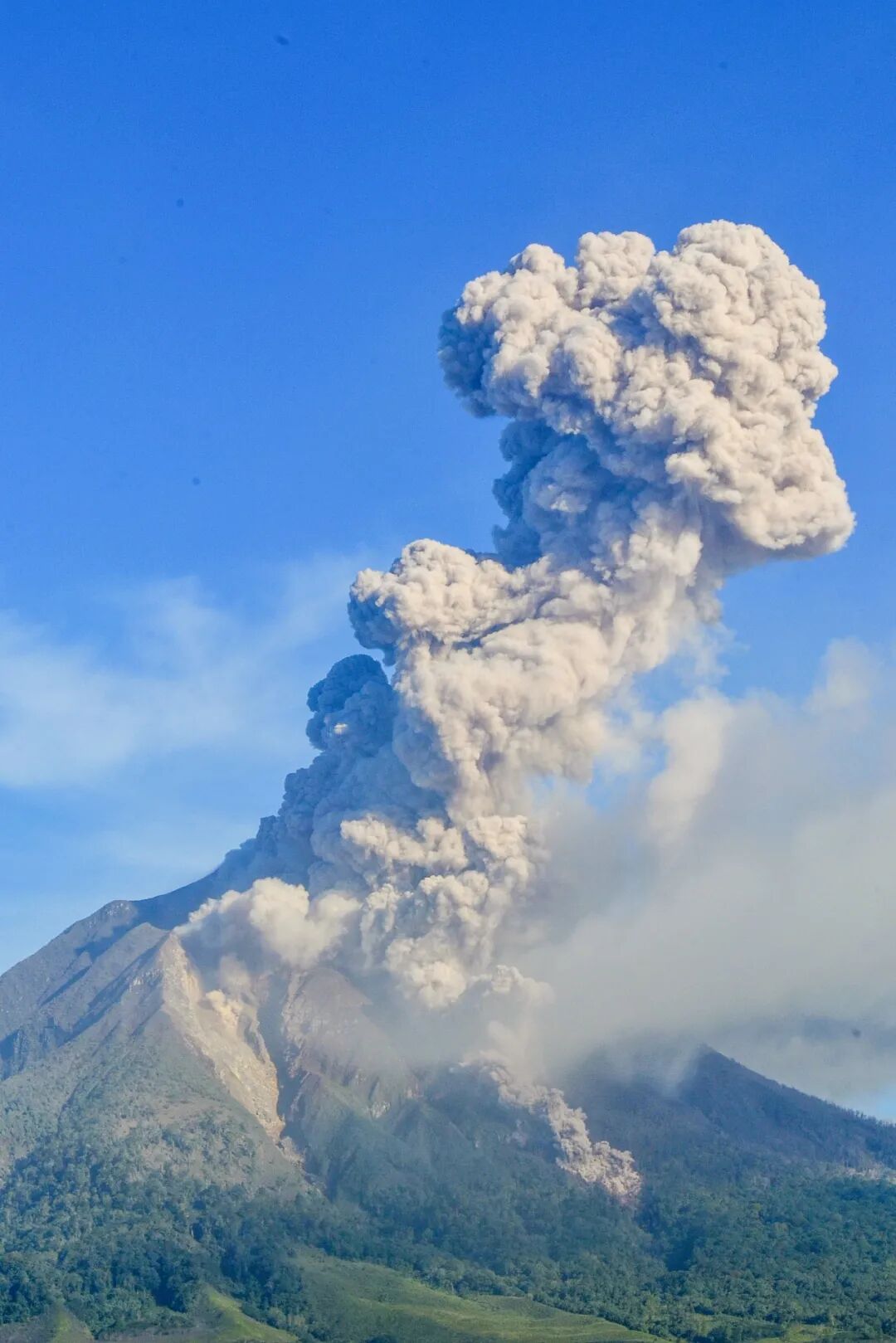 Image related to Who Reigns as China's Volcano King?