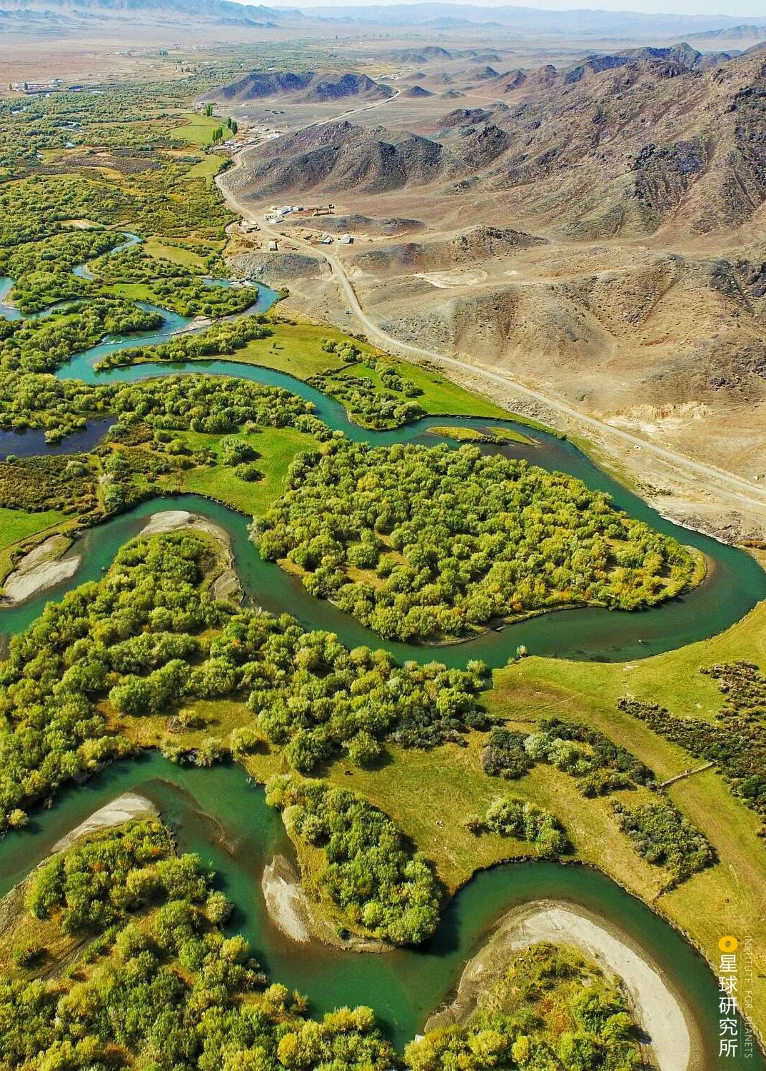 Image related to This Autumn, Head to Northern Xinjiang!