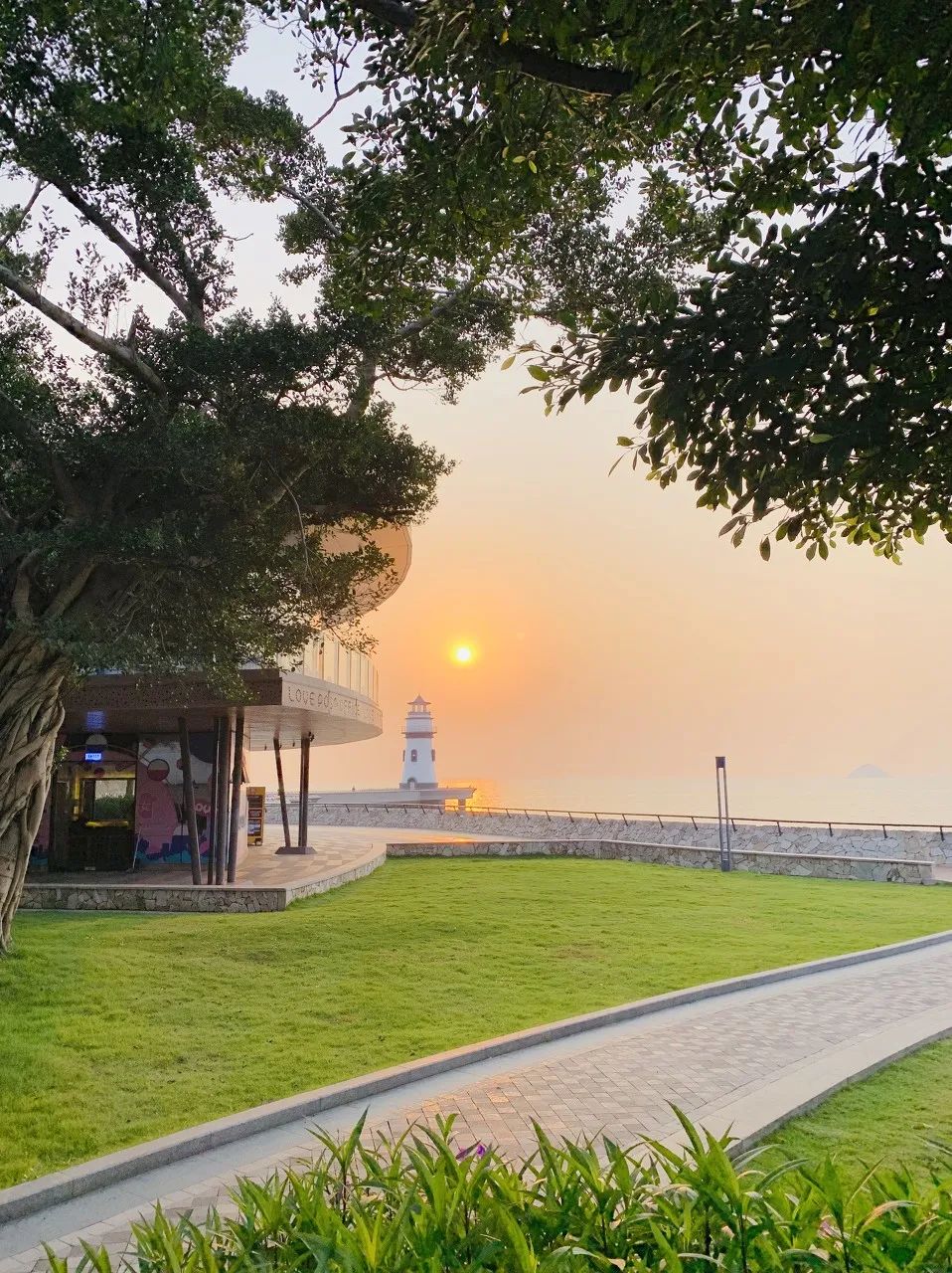 Image related to Hengqin Island in Zhuhai: A Dreamier Escape Than Disneyland! Hot Springs Amidst Flower Fields and Ocean Parks—Endless Fun in One Trip