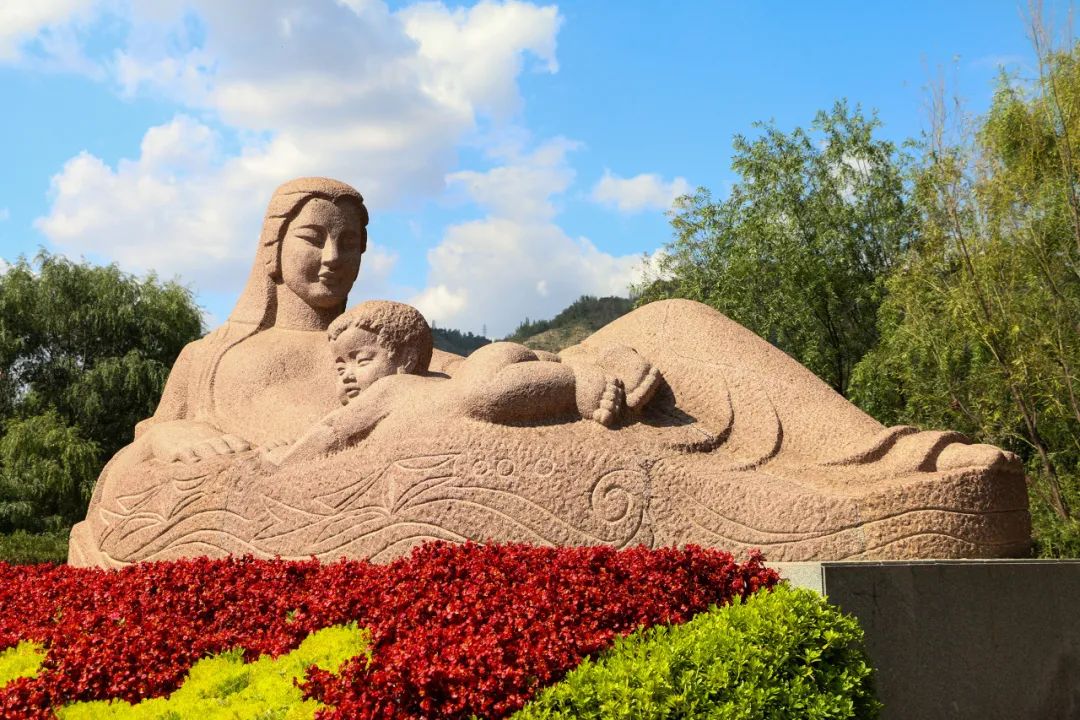 Image related to Lanzhou: A Bowl of Beef Noodles That Conquers the World! The First Bridge Over the Yellow River + Danxia Landforms, Northwest China's Romance Beyond Imagination
