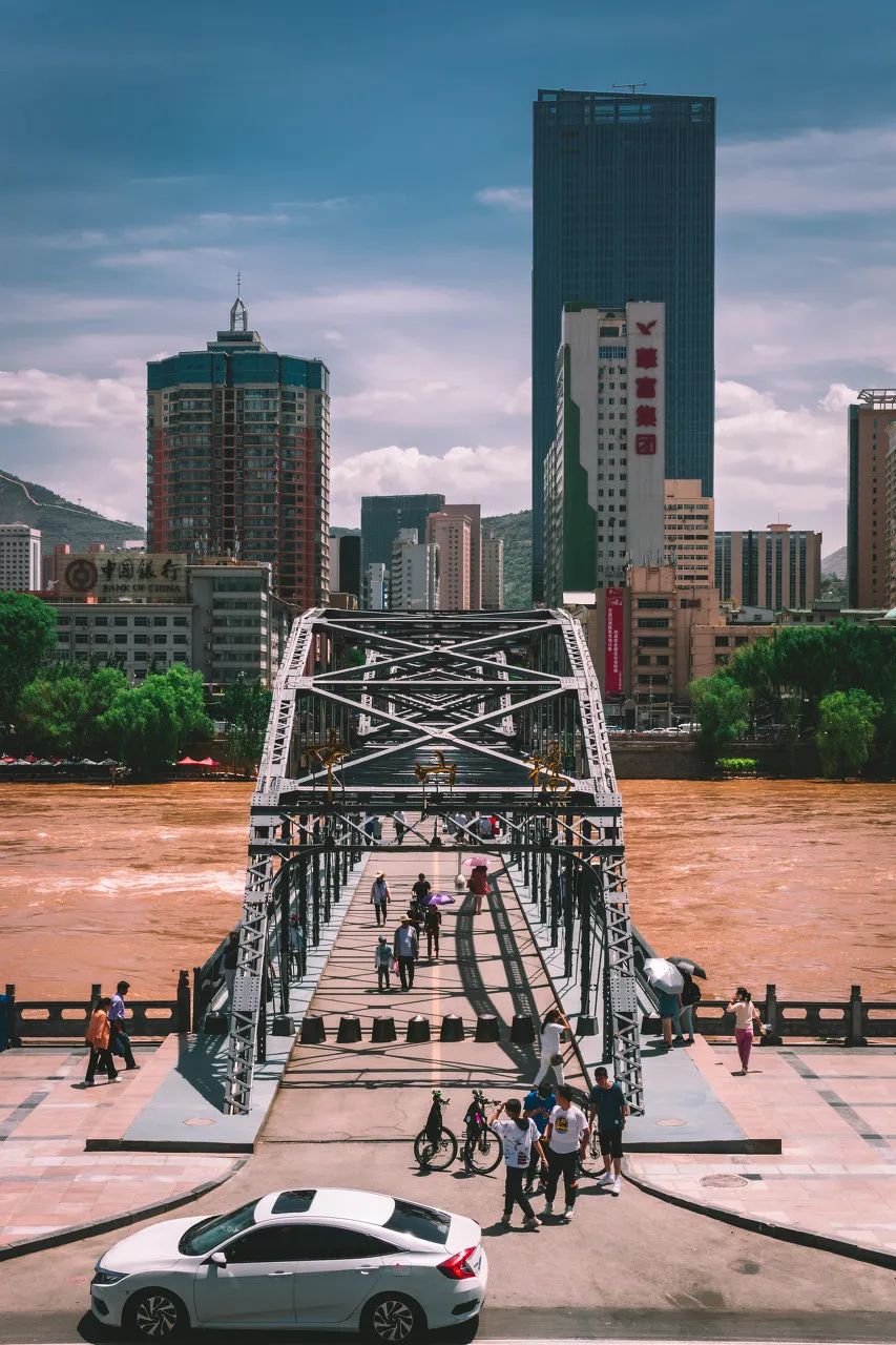 Image related to Lanzhou: A Bowl of Beef Noodles That Conquers the World! The First Bridge Over the Yellow River + Danxia Landforms, Northwest China's Romance Beyond Imagination