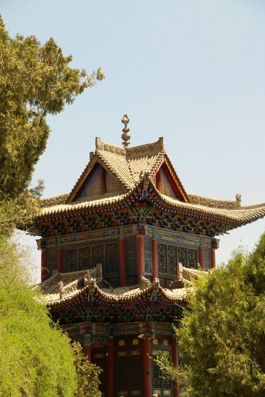 Image related to Lanzhou: A Bowl of Beef Noodles That Conquers the World! The First Bridge Over the Yellow River + Danxia Landforms, Northwest China's Romance Beyond Imagination