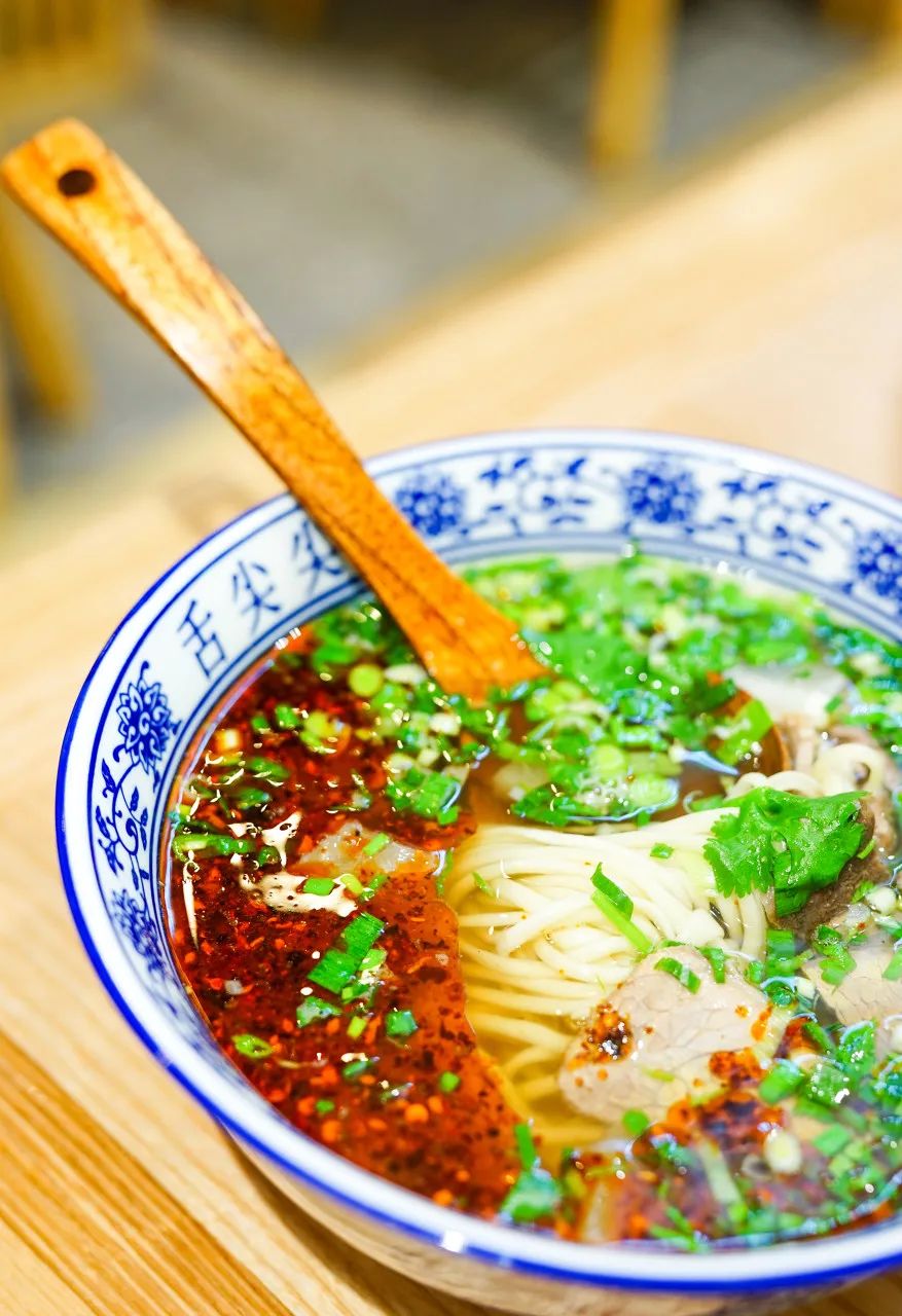 Image related to Lanzhou: A Bowl of Beef Noodles That Conquers the World! The First Bridge Over the Yellow River + Danxia Landforms, Northwest China's Romance Beyond Imagination