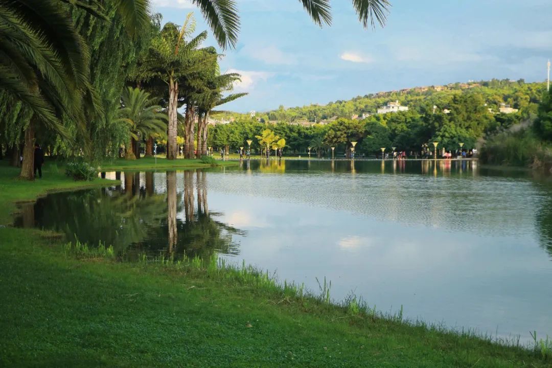 Image related to Mile: A Divine Town Sharing Buddha's Name! Winter at 22°C + Decade-Old Prices, Living a Moroccan Dream in Dongfengyun