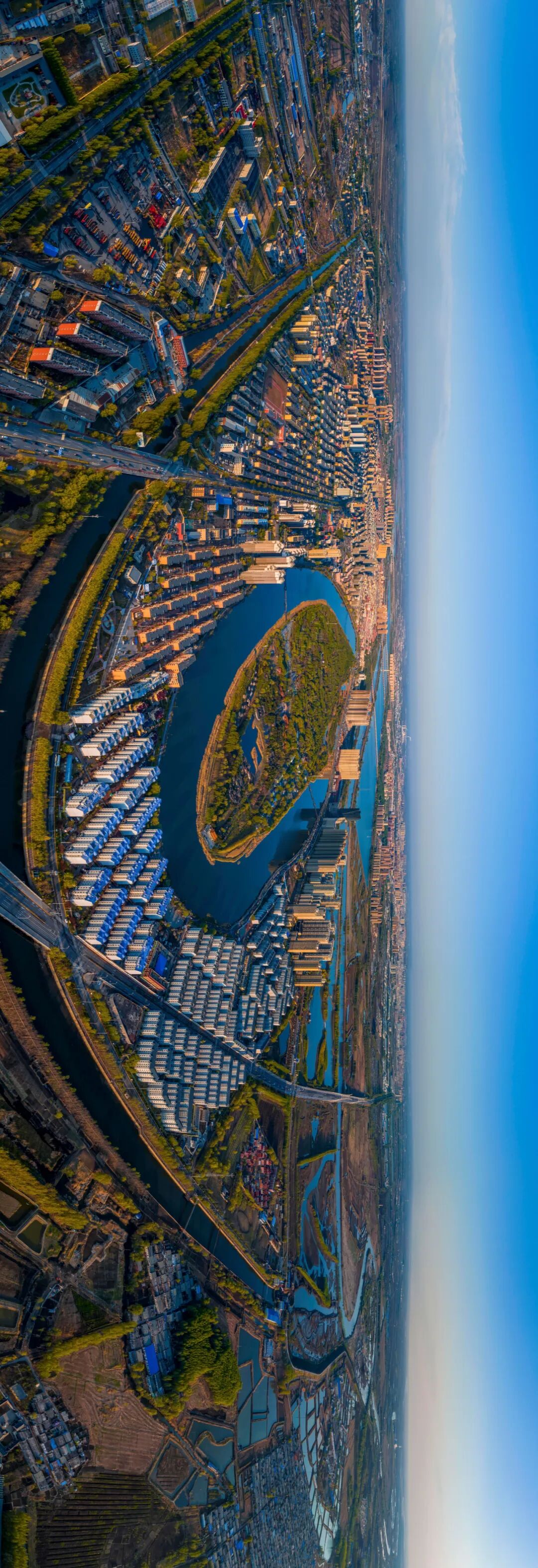 Image related to The Smallest City in Liaoning Supplies All Northeast China with Crabs!