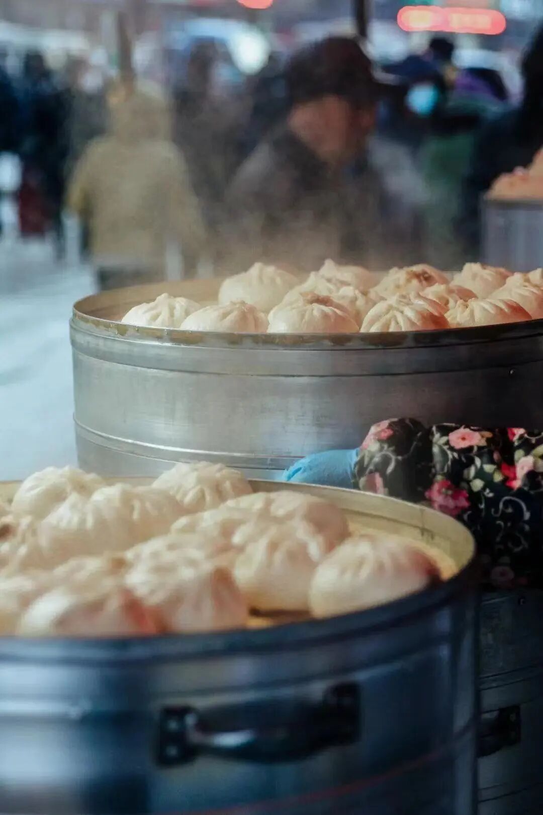 Image related to A Pot Stews Mountains and Seas, Buns Bigger Than Faces: How Lavish Is This Province's New Year Feast?