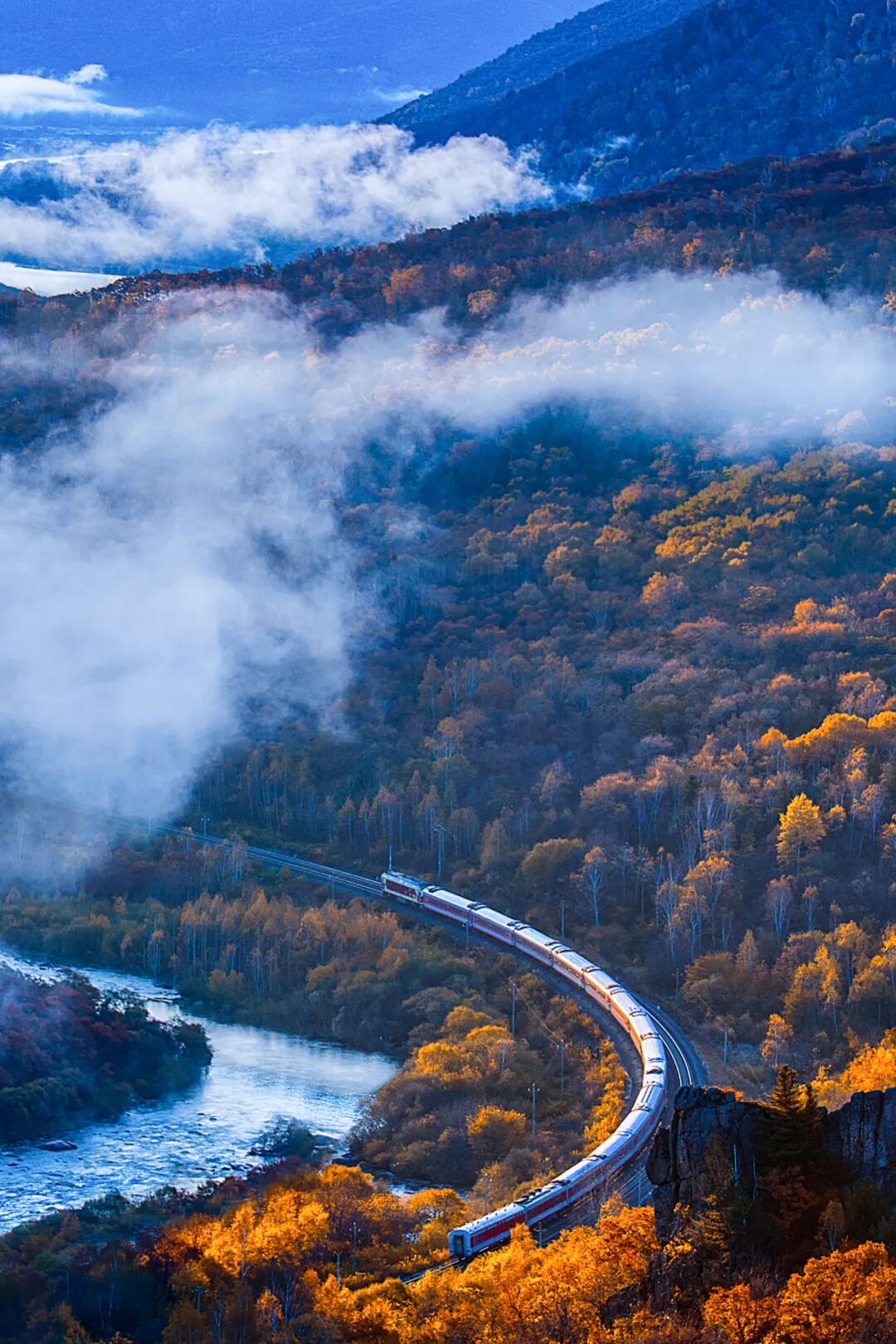 Image related to Top Autumn Getaway Routes for National Day – Still Time to Plan!