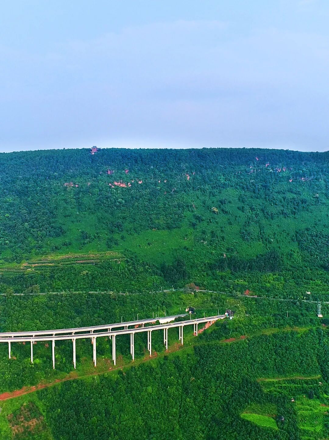 Image related to China's "Sunshine City" is Actually in Yunnan?