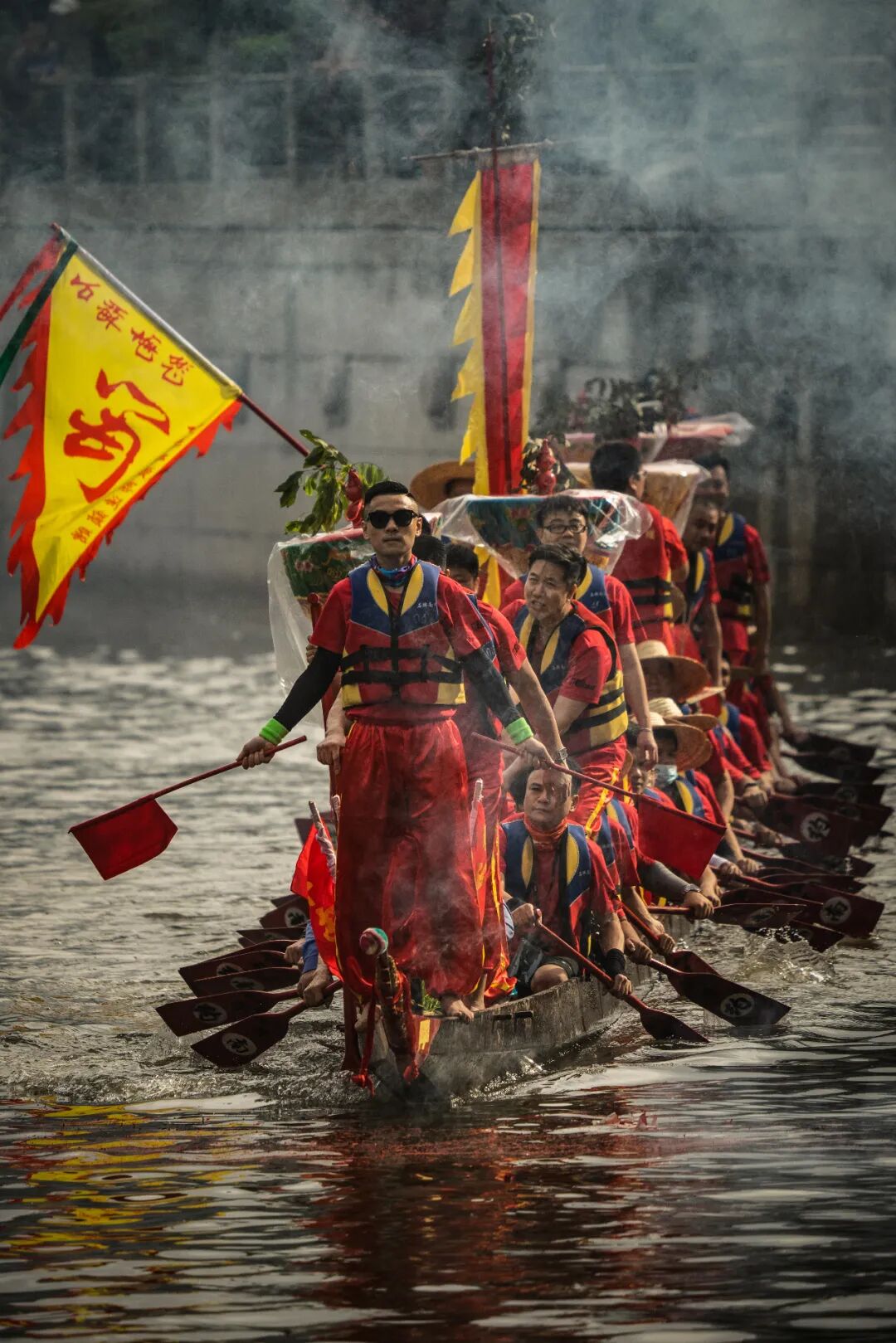 Image related to I've Been Working for Two Days, Why Are Cantonese Still Racing Dragon Boats?