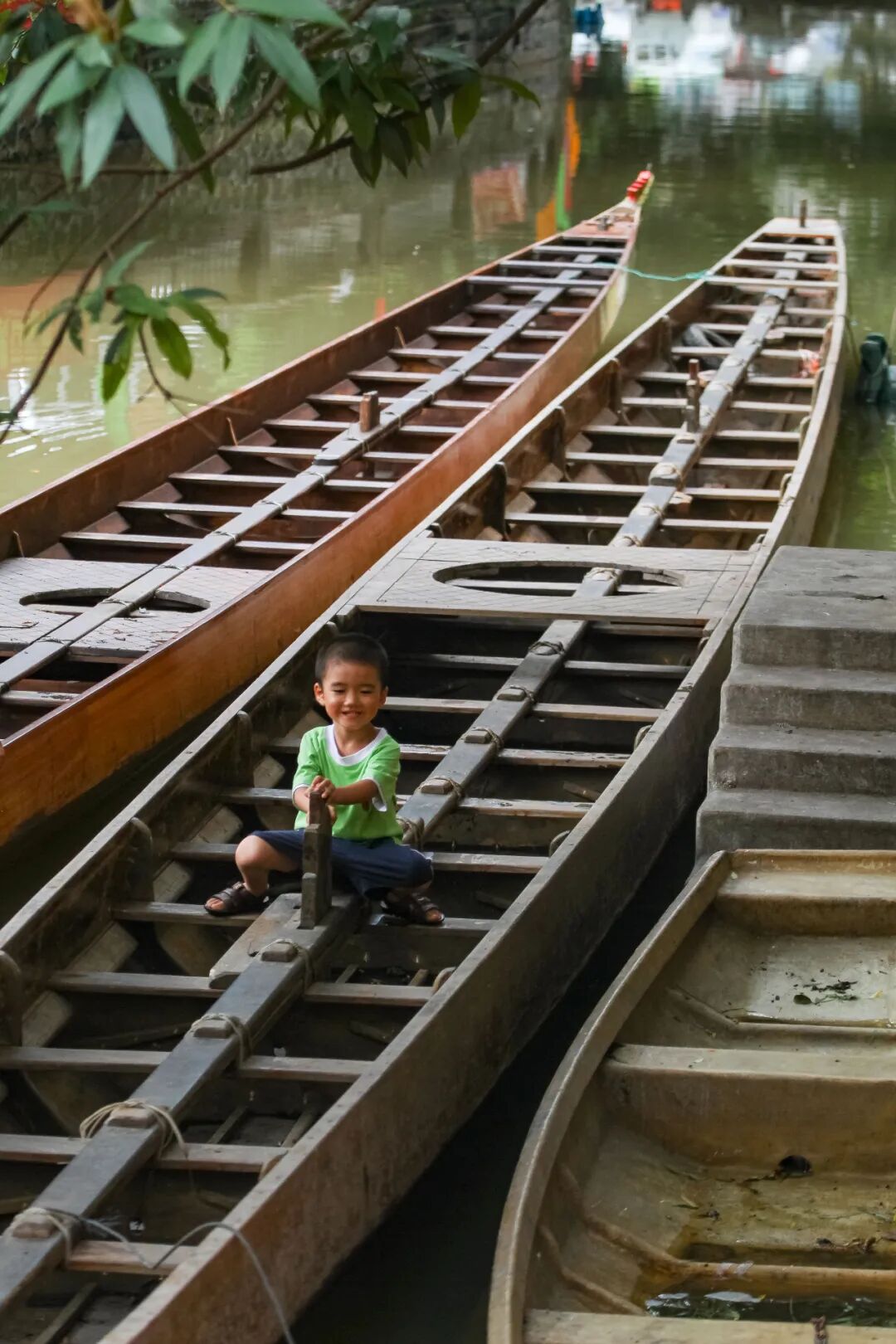 Image related to I've Been Working for Two Days, Why Are Cantonese Still Racing Dragon Boats?