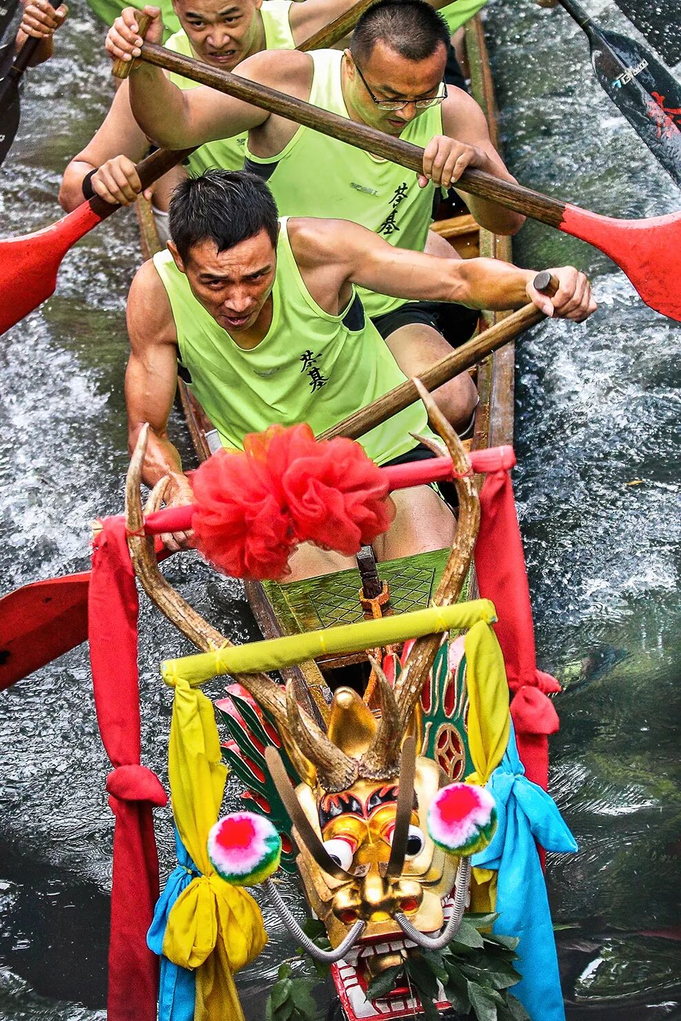 Image related to I've Been Working for Two Days, Why Are Cantonese Still Racing Dragon Boats?