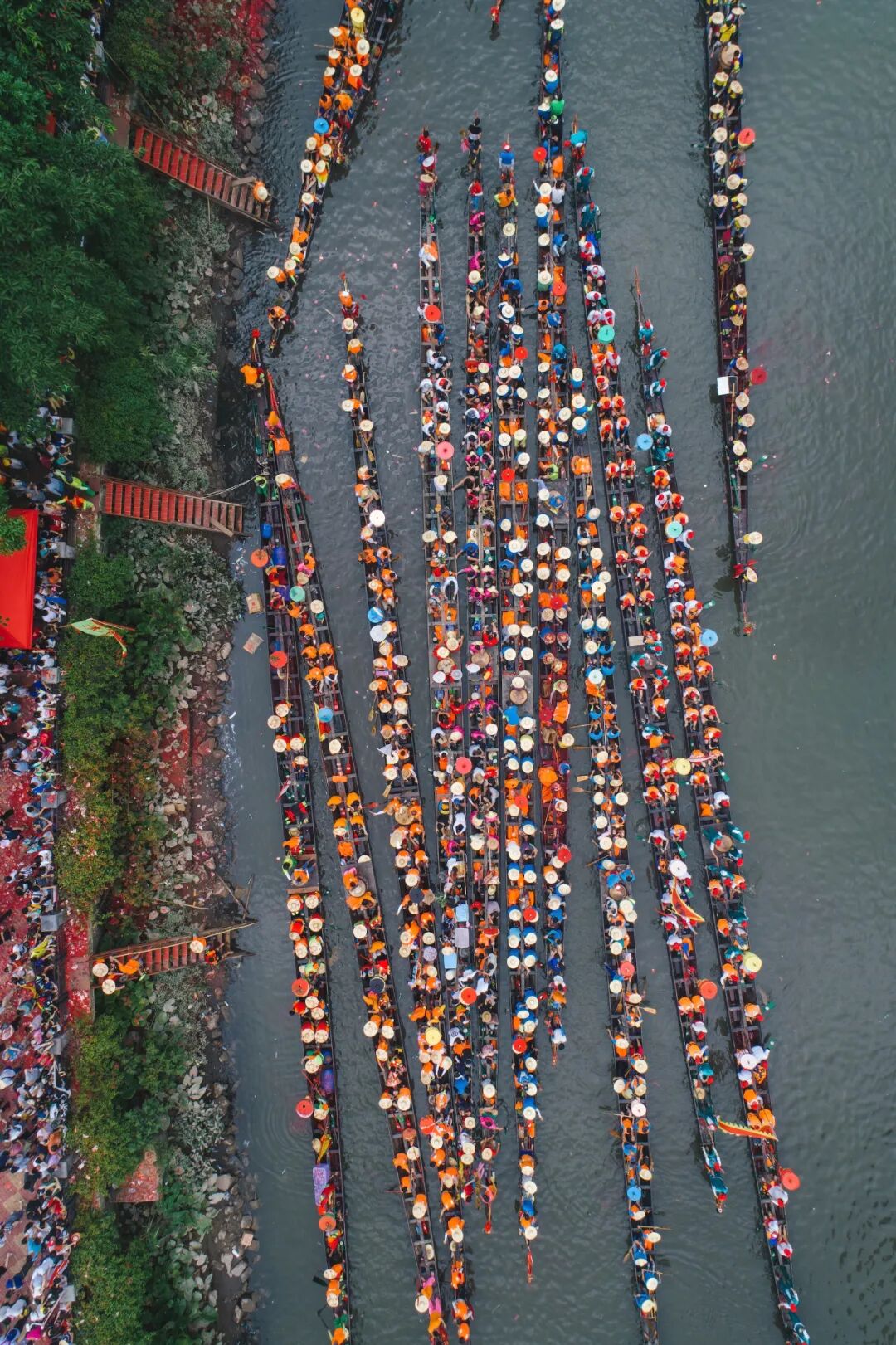 Image related to I've Been Working for Two Days, Why Are Cantonese Still Racing Dragon Boats?