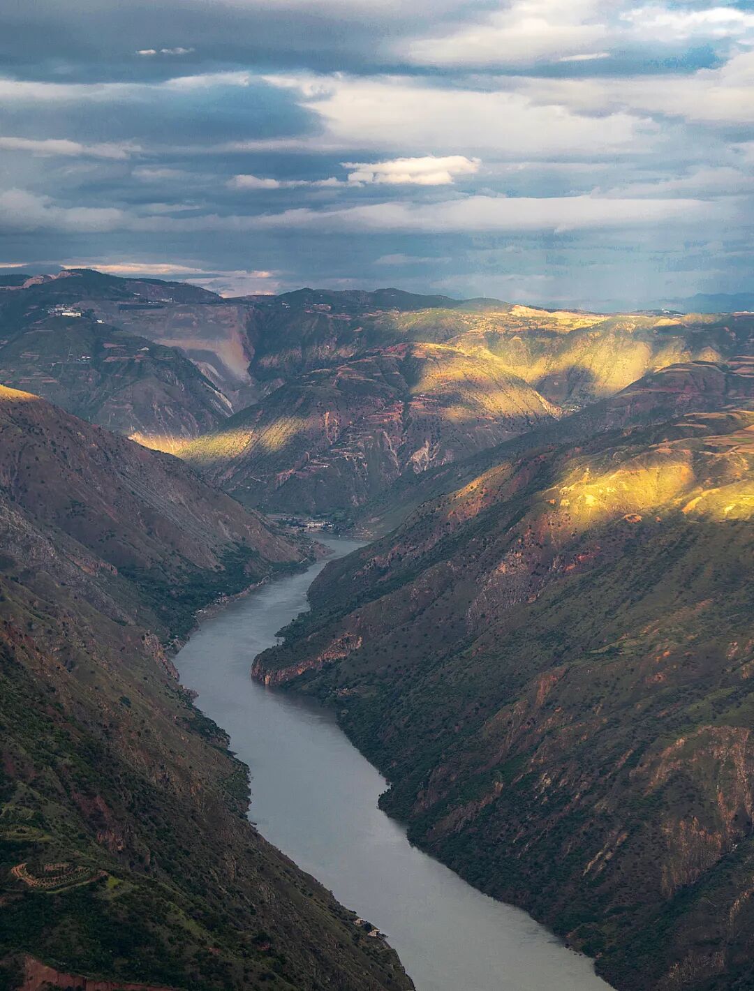 Image related to China's "Sunshine City" is Actually in Yunnan?