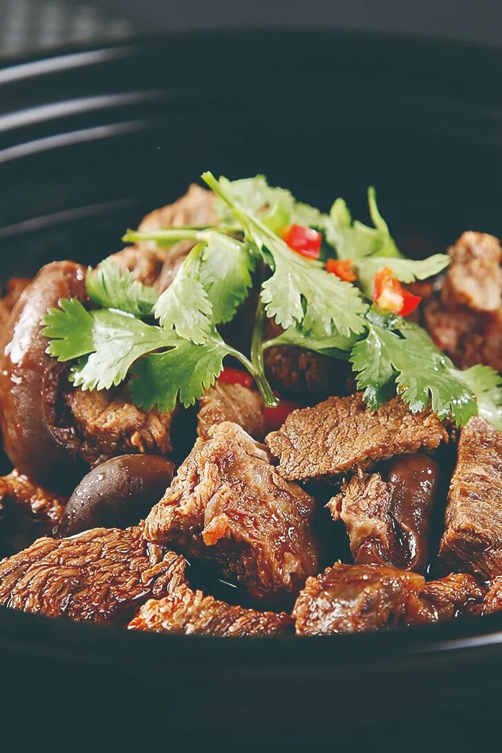 Image related to Meat and Carbs Galore: How Hearty Is a Mountain New Year Feast in Hebei?