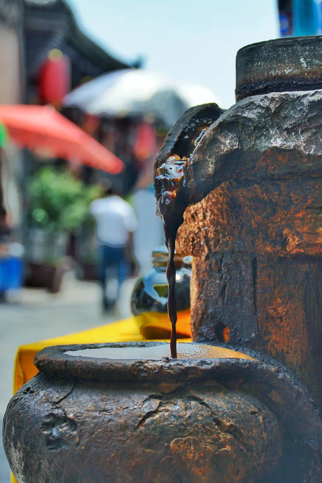 Image related to A Bite of Burger, A Sip of Vinegar: How China's Sourness Capital Came to Be