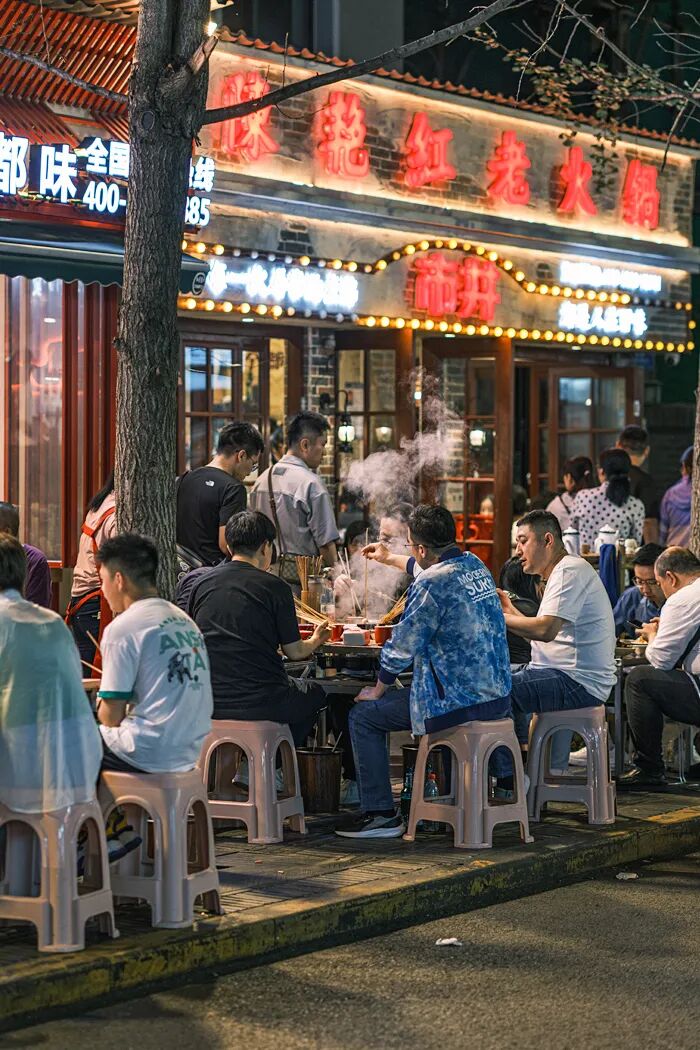 Image related to A Sincere Warning to Foreigners: Avoid Eating Local Delicacies in Chengdu