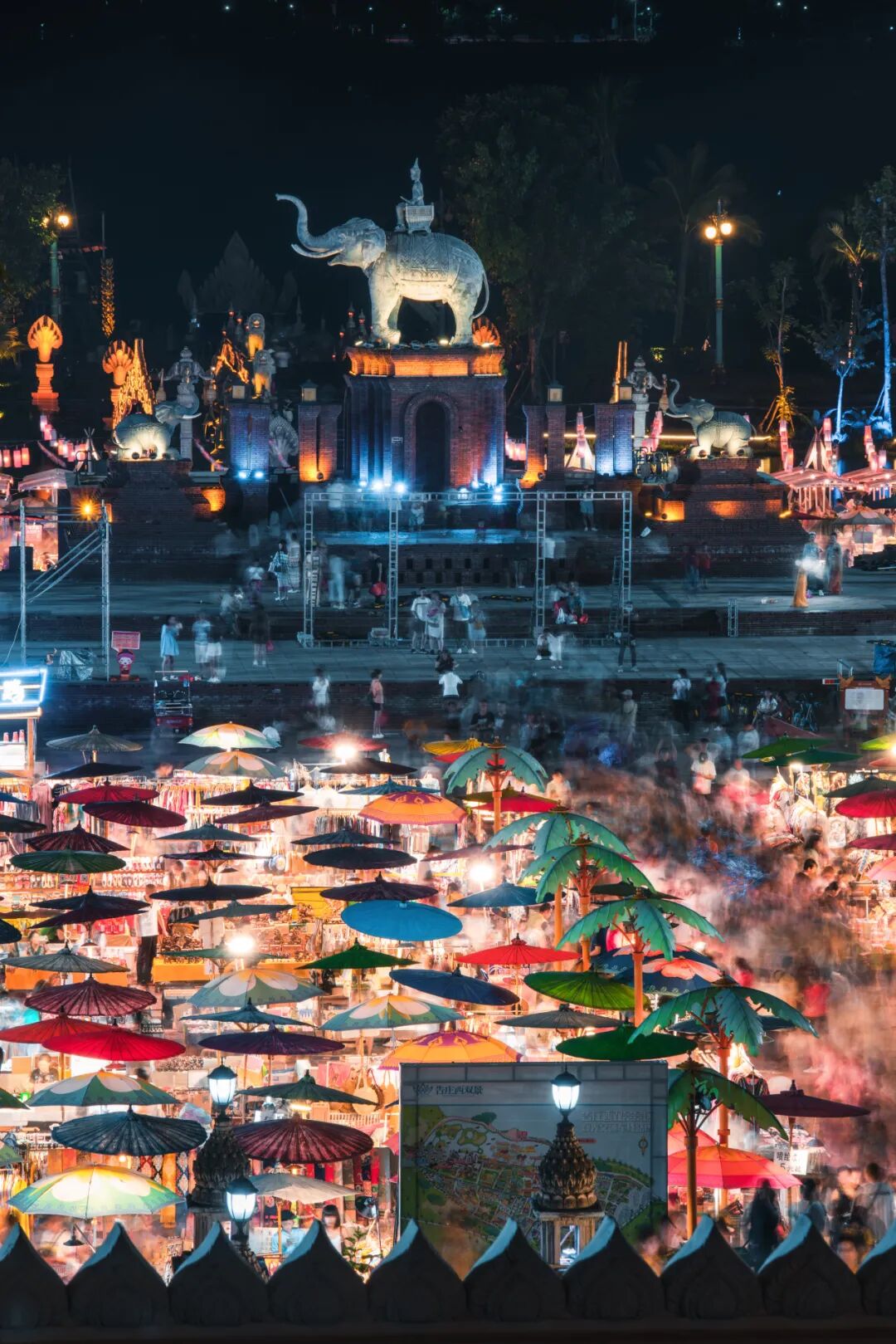 Image related to Rainforest Elephant Water Festival: Guess This Southern City Where People Wear Short Sleeves in Winter!