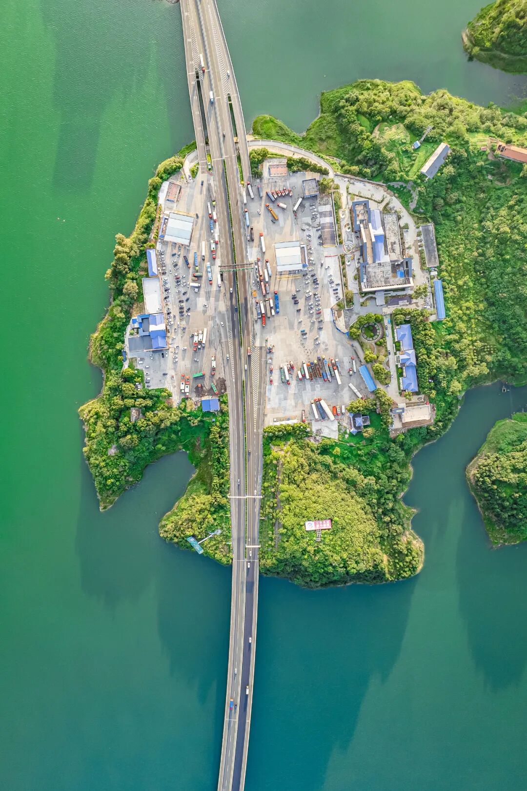 Image related to China's Expressways: The Powerhouse Behind 3 Billion Trips During Spring Rush