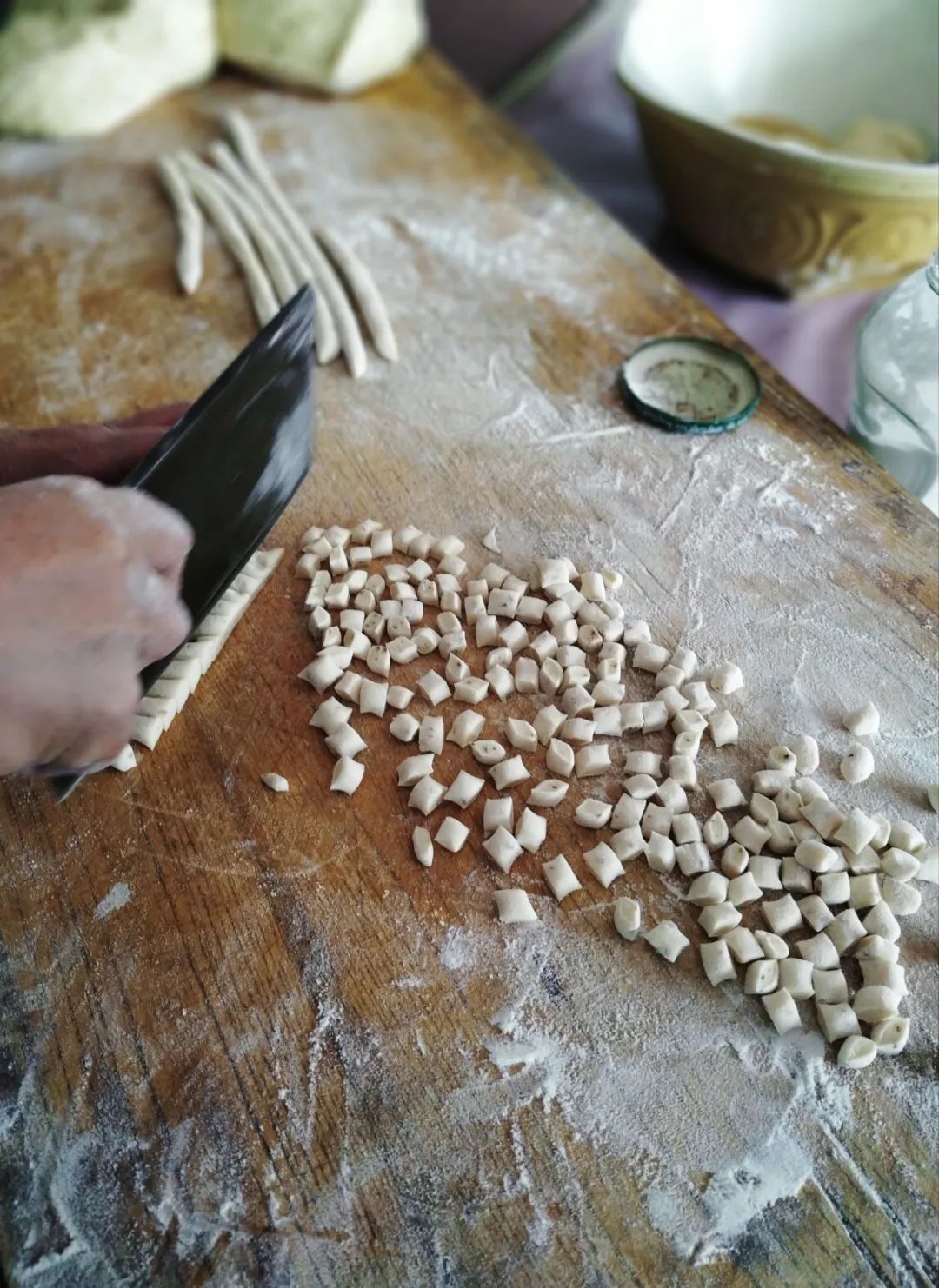 Image related to Northwesterners Who Can't Pronounce "Fēng Qǐ Yún Yǒng" Right, and Their Steamed Buns, Hand-Kneaded Noodles, Fish-Shaped Dough, Rolled Pancakes, and More...