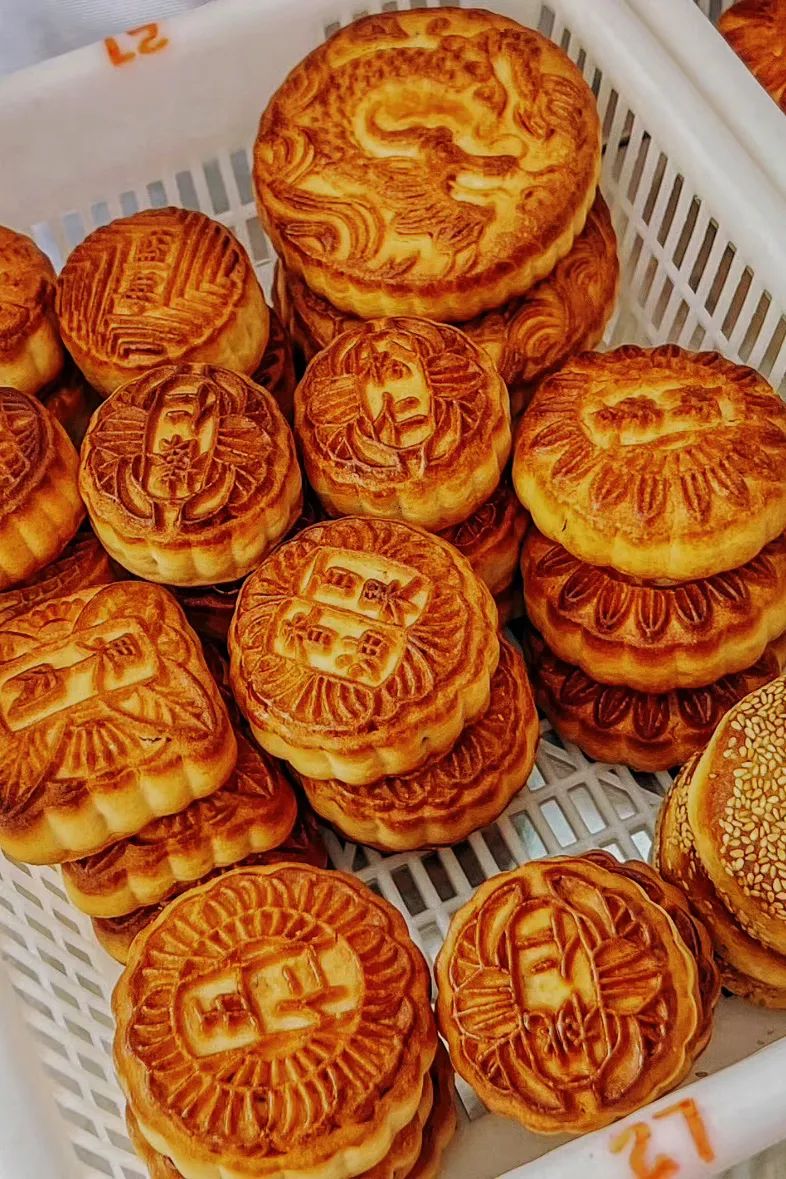 Image related to Why Are China's Happiest Cities Lining Up for Mooncakes?