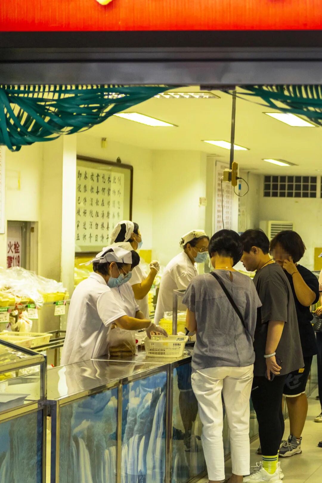 Image related to Why Are China's Happiest Cities Lining Up for Mooncakes?