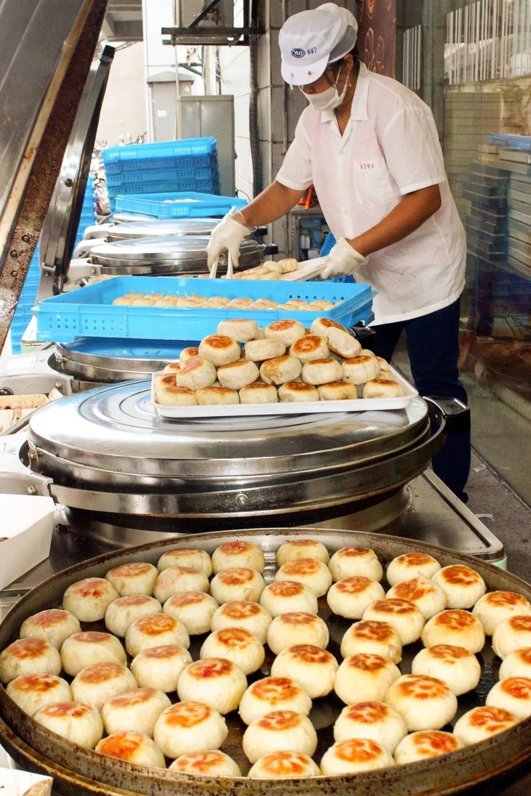 Image related to Why Are China's Happiest Cities Lining Up for Mooncakes?