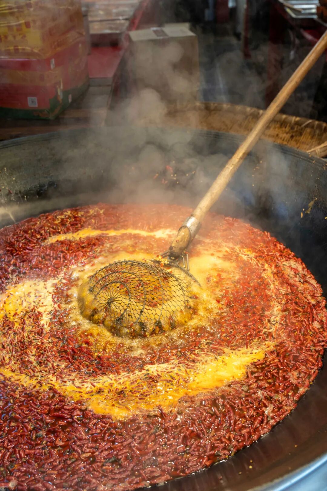 Image related to Only 16 Yuan for an All-You-Can-Eat Feast! Why Do Chongqing Locals Drive Ferraris to This Buffet?