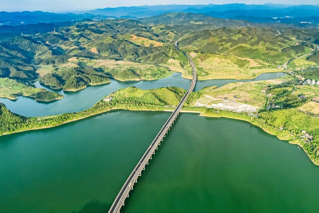 Image related to China's Expressways: The Powerhouse Behind 3 Billion Trips During Spring Rush