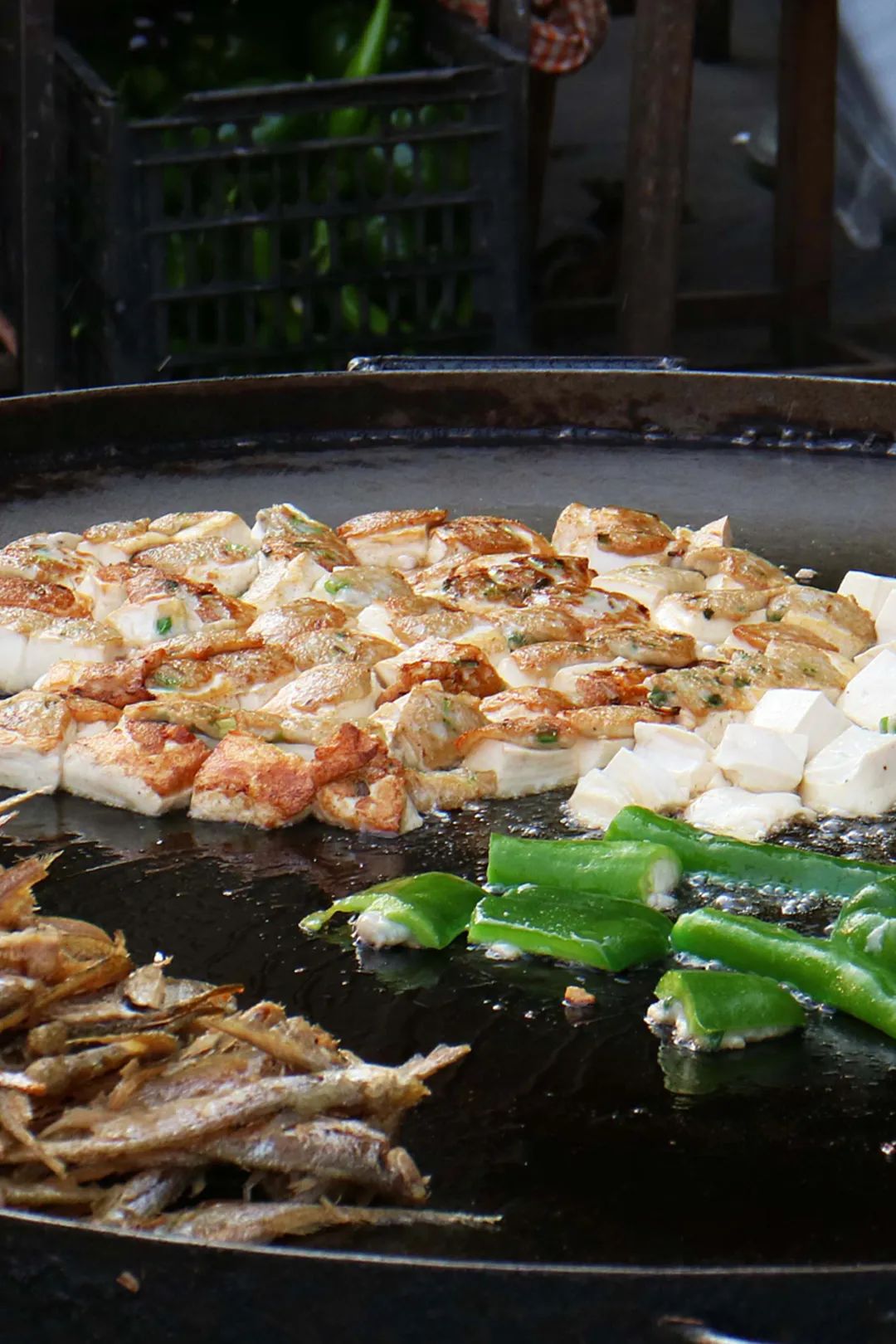 Image related to How Did Guangdong's Most Decentralized City Produce the God of Clay Pot Rice?