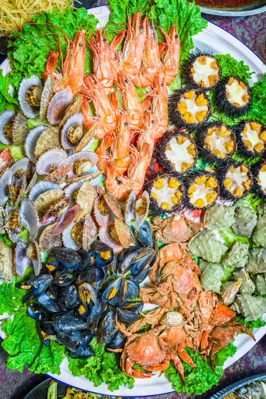 Image related to A Pot Stews Mountains and Seas, Buns Bigger Than Faces: How Lavish Is This Province's New Year Feast?