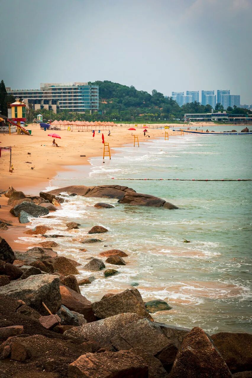 Image related to Zhanjiang: A Seafood Paradise That Will Blow Your Mind! Stunning Sea Views Rivaling Sanya + Mouthwatering Delights to Wow Your Feed – Worth the Trip for Food Alone