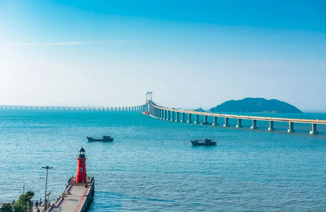 Image related to Zhanjiang: A Seafood Paradise That Will Blow Your Mind! Stunning Sea Views Rivaling Sanya + Mouthwatering Delights to Wow Your Feed – Worth the Trip for Food Alone