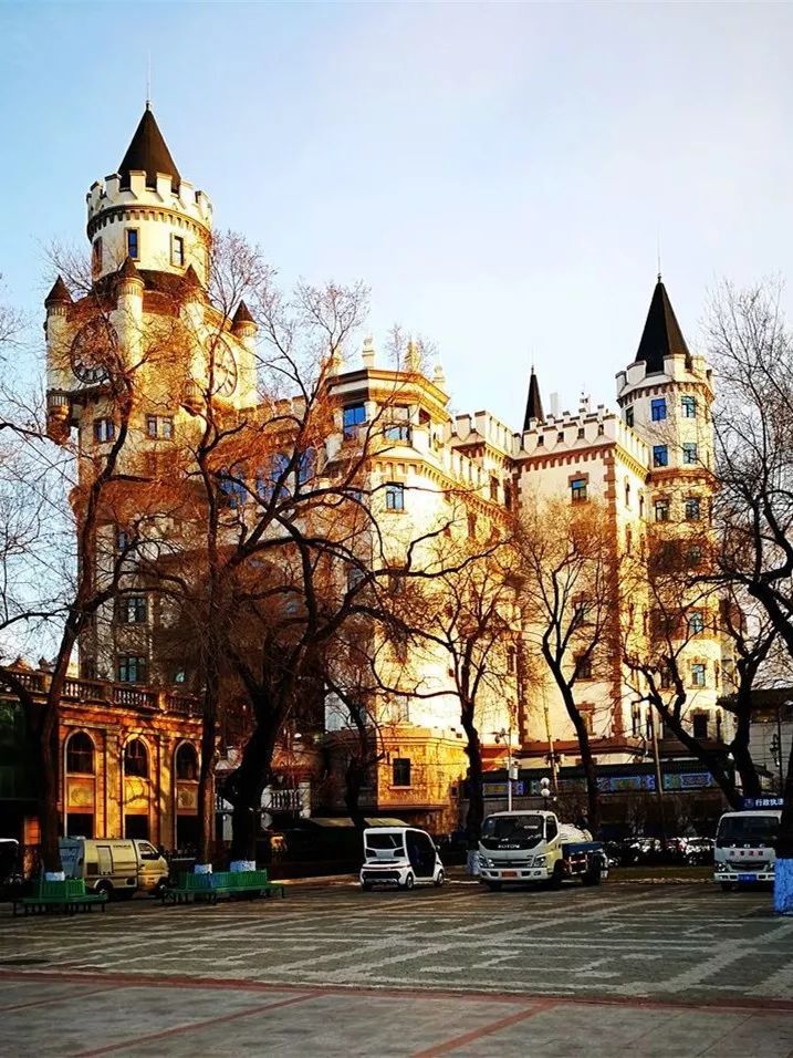 Image related to Harbin: The Ice-Snow Legend of the Oriental Paris! Central Avenue & St. Sophia Cathedral – A Farewell of 120,000 in Northeast China's Past