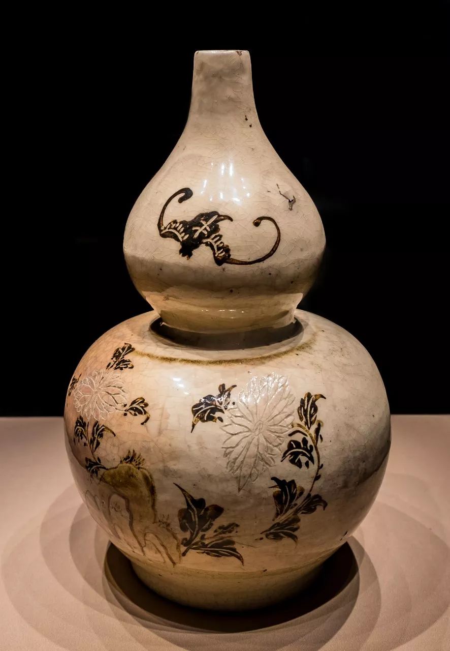 Image related to Kaifeng: From Bianjing of the Northern Song Dynasty to a Historic City Today—The Bustling Memories in Along the River During the Qingming Festival and the Sorrow of a Million Farewells