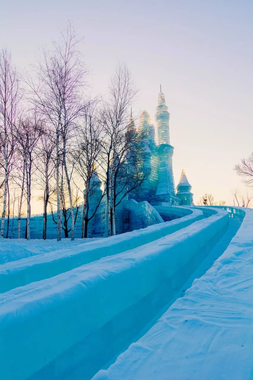 Image related to Harbin: The Ice-Snow Legend of the Oriental Paris! Central Avenue & St. Sophia Cathedral – A Farewell of 120,000 in Northeast China's Past